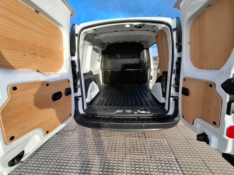 
								RENAULT KANGOO FURGÓN 2020- 80 CV full									