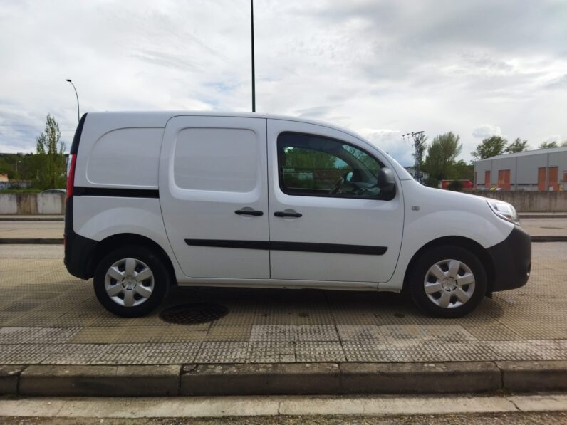 
								RENAULT KANGOO Furgón 1.5 cc- 95 cv – 2019- 3 Plazas full									