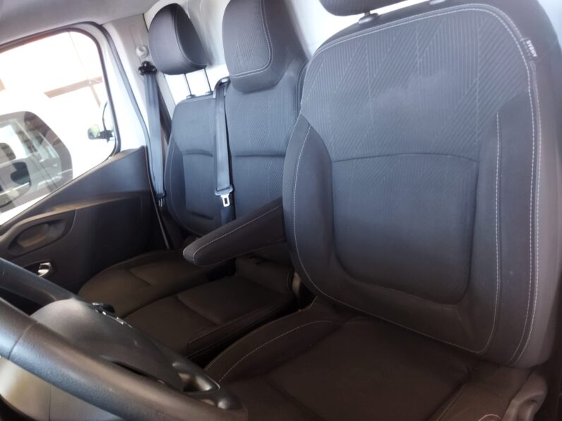 
								RENAULT TRAFIC L1H1- 95 CV- 2019 full									