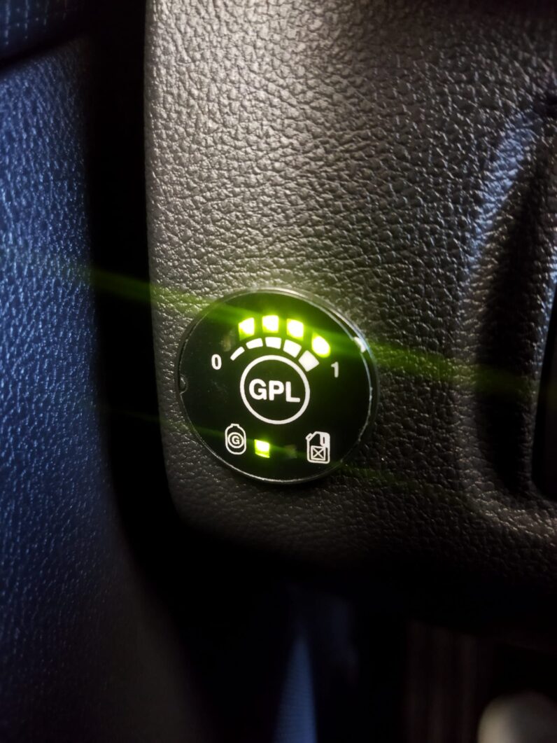 
								RENAULT CLIO VAN – 90 CV GLP -2020 full									