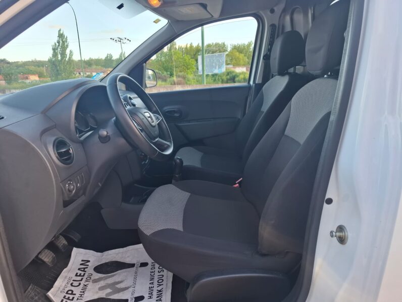 
								DACIA DOKKER FURGON 102 CV- 2019- GLP full									