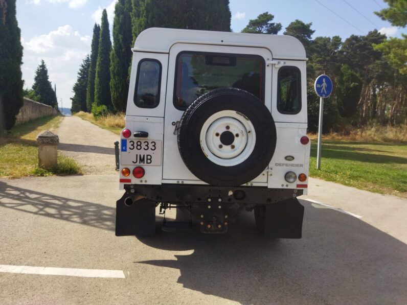 
								LAND ROVER DEFENDER 4X4 – 2016 – 7 `PLAZAS full									