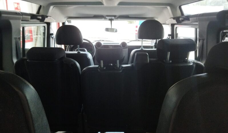 
								LAND ROVER DEFENDER 4X4 – 2016 – 7 `PLAZAS full									