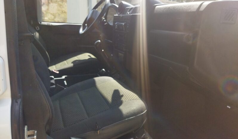 
								LAND ROVER DEFENDER 4X4 – 2016 – 7 `PLAZAS full									