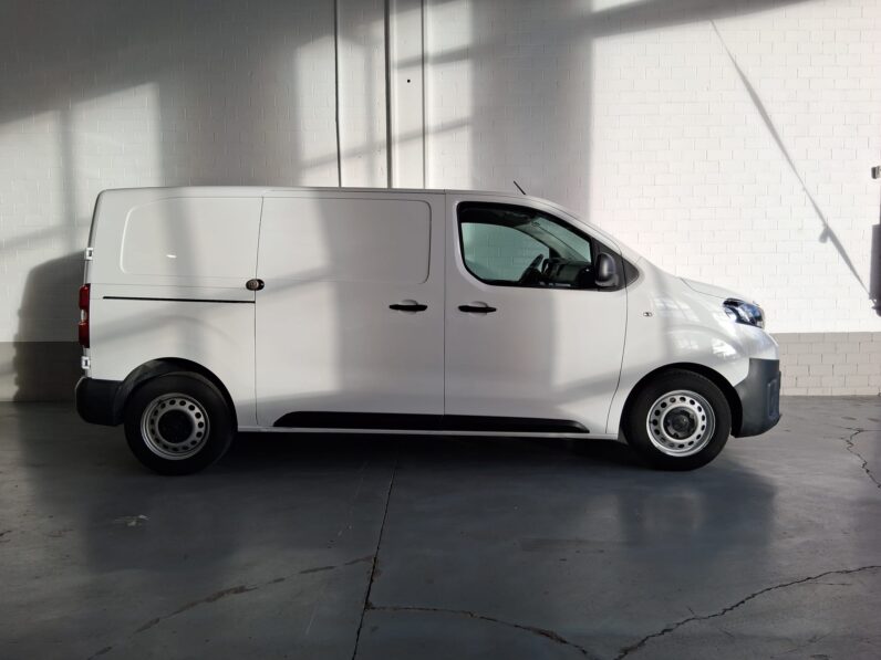 
								TOYOTA Proace 2.0D 120CV L1-2018 full									