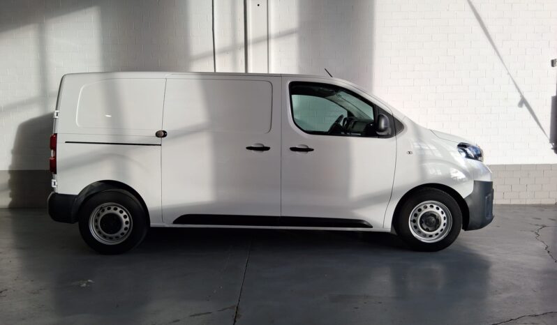 
								TOYOTA Proace 2.0D 120CV L1-2018 full									